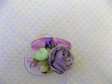 Cargar imagen en el visor de la galería, Boutonnière violette
